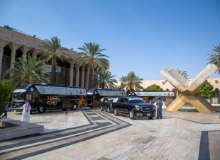 المشاركون في مسابقة الملك عبدالعزيز الدولية يزورون مجمع الملك فهد لطباعة المصحف