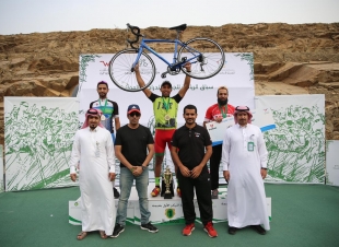 الرياضة للجميع ينظم يوم النشاط العائلي بأبها*