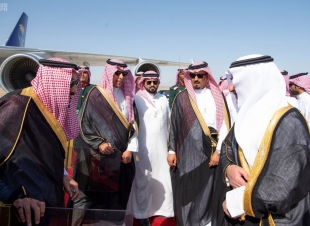 خادم الحرمين الشريفين يصل إلى نيوم