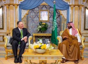 سمو ولي العهد يجتمع مع وزير الخارجية الأمريكي