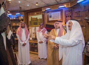 سمو أمير منطقة الجوف يزور ملتقى ومتحف صحاري الثقافي