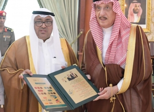 أمير منطقة جازان يستقبل مدير عام التعليم المكلف بالمنطقة ..
