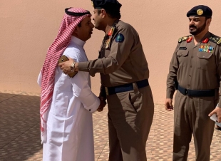 مدير الدفاع المدني بمكة المكرمة ينقل تعازي وزير الداخلية لذوي العريف عايض السواط