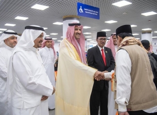 سمو أمير المدينة المنورة يتفقد مجمع صالات الحج وصالة طريق مكة بمطار الأمير محمد بن عبدالعزيز الدولي