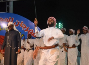 بحضور الآلاف شبح بيشة يشعل حماس الجماهير في مهرجان المجاردة(شتانا غير)