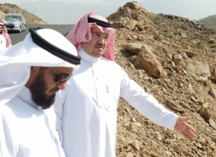 محافظ المجاردة يرأس اجتماع  المجلس المحلي بالمجاردة والذي عقد بمركز عبس 