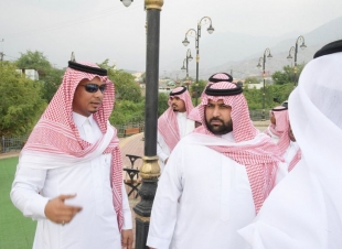 سمو أمير منطقة جازان بالنيابة يدشن ويضع حجر الأساس لعدد من المشروعات البلدية والخدمية بمحافظة هروب