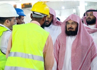 الدكتور السديس يوجه بسرعة الانتهاء من أعمال الصيانة والإنشاءات وفتح باب الملك عبدالعزيز استعدادا لشهر رمضان المبارك